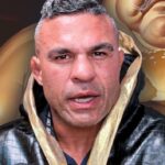 Vitor Belfort Instagram - Pais, é o dever de vocês ensinarem seus filhos a comer, beber, ver e ouvir. Eles são responsabilidade sua, Pai e mãe! Ensine seus filhos, esteja presente na vida deles, eles são o bem mais precioso que vocês tem!! Assista o vídeo inteiro no meu canal do YouTube link no Stories e na bio https://youtu.be/7csVONjL5Mg?si=T1Q6Mp_yYs6B2uUB Parents, it is your duty to teach your children how to eat, drink, see and hear. They are your responsibility, Father and Mother! Teach your children, be present in their lives, they are the most precious asset you have!! Watch the entire video on my YouTube channel link in Stories and bio #pai #mae #ensineseusfilhos #comer #beber #ver #ouvir #assistir #jesus #Deus