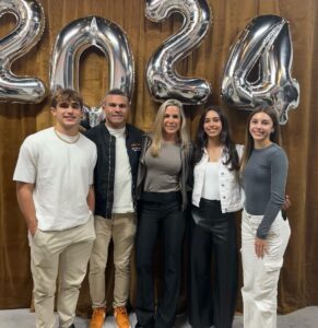 Vitor Belfort Instagram - Um novo ano, uma mentalidade nova! Novos hábitos, boas escolhas! Faça desse ano o melhor ano da sua vida!! Happy New Year!!