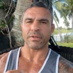 Vitor Belfort Instagram - Essa é a melhor época para você fazer um balanço de como foi seu ano e quais são os seus arrependimentos, mas não pense neles com remorso, pense neles como aprendizado! Assim como é apanhando que você aprende a bater, é errando que você vai fazer do jeito certo! // This is the best time for you to take stock of how your year was and what your regrets are, but don’t think of them with remorse, think of them as learning! Just as it is by being hit that you learn to hit, it is by making mistakes that you will do it right!