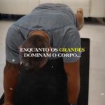 Vitor Belfort Instagram - É fácil desistir de qualquer coisa na primeira dificuldade se você não tem foco nos seus objetivos. O seu mindset define onde você vai chegar, então não procrastine e não desvie no meio do caminho. // It’s easy to give up on anything at the first difficulty if you’re not focused on your goals. Your mindset defines where you will get to, so don’t procrastinate and don’t deviate along the way. #belforttraining #workoutmotivation #workoutroutine #mindset #life #motivation