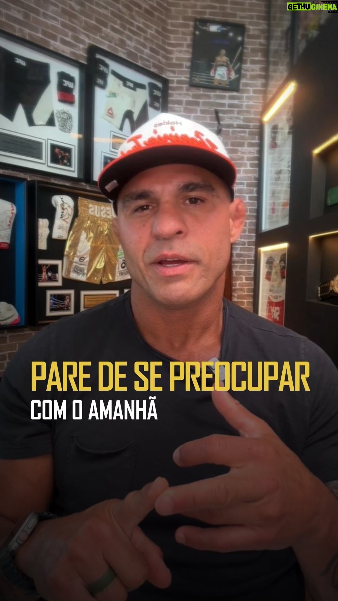 Vitor Belfort Instagram - Preocupação e dúvida são piores do que sentir medo. Quando você entrega sua vida nas mãos de Deus, você entende que não precisa se preocupar com o amanhã, porque Ele vai cuidar de tudo. // Worry and doubt are worse than feeling afraid. When you surrender your life into God’s hands, you understand that you don’t need to worry about tomorrow, because He will take care of everything.