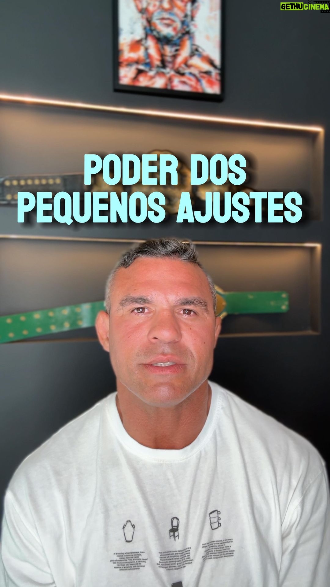 Vitor Belfort Instagram - O poder dos pequenos ajustes, para grandes mudanças é necessário pequenos ajustes, você precisa ter controle nas cinco áreas da sua vida que mais influenciam, que são: o que você pensa, come, bebe, assiste e ouve e nesse vídeo eu te mostro como você consegue dominar elas. The power of small adjustments, for big changes you need small adjustments, you need to have control in the five areas of your life that influence the most, which are: what you think, eat, drink, watch and listen to and in this video I show you how you can master them.