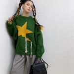 Vivian Hsu Instagram – 2023NHK紅白歌合戰

不到5天【Timing】觀看已達【2.3M】
謝謝每一位餅乾粉🖤
WE ARE BLACK BISCUITS
エ～コら🦇

那天沒有看到的朋友，短版在這
https://youtu.be/BJli23usT0k?si=DZfhMPQvWvs2sPzK

分享12/31那天的 #OOTD
帶了一個復古、可帥可優雅的包
配球鞋、高跟都可以，是不是很讚！

最後一張，我姊好知性優雅好美喔～
——————————————————
第74回NHK紅白歌合戦

5日しか経ってないのに、【Timing】の視聴回数はもう2.3Mを越えた。ビスケッツファンの皆さんに感謝です。

リアルタイムで観てなかった皆さんは、
ここでも観れますよ。
https://youtu.be/BJli23usT0k?si=NfzndkwdQGULSR_w

12/31の #OOTDはこちら。
ちなみに最後の一枚。
うちのお姉ちゃんは優雅で知性的、綺麗～

@valextra 
#valextra 
#valextrataiwan
#Valextra擁有義大利國寶級手袋的美譽
#Valextra2024春夏系列新品手袋
#皮革剪裁搭配無LOGO極簡設計

@qqqqqueen 帥褲！