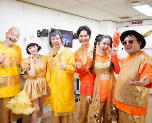 Vivian Hsu Instagram - 請大家保重身體

我們預計25年後還要合體🤣

感謝「NHK紅白歌合戰」的邀請
好用心設計的2大雙餅乾舞台

全場一起跳「Timing」真的很感動！
謝謝大家，你們好棒🖤エ～コら🦇
WE ARE BLACK BISCUITS!

祝大家新年快樂！明年見

皆さん体に気を付けてね。
25年後また復活するつもりよ🤣

「第74回NHK紅白歌合戦」のお誘いにとても感謝です。
私たちのために特別に作っていただいた二つのステージに立った瞬間、涙が溢れそうになった。心を込めた紅白制作チームの気持ちに感謝です。

会場全員が「Timing」を踊れるのも感動しました！
ありがとう、皆さん。最高だよ🖤エ〜コら🦇

良いお年を

#黑色餅乾
#口袋餅乾
#ブラックビスケッツ
#黑色餅乾
#BlackBiscuits
#ポケットビスケッツ
#口袋餅乾
#PocketBiscuits
#第74回NHK紅白歌合戦
#2023NHK紅白歌合戰

@nanchan_official_ 
@amano2142 
@chiaki77777