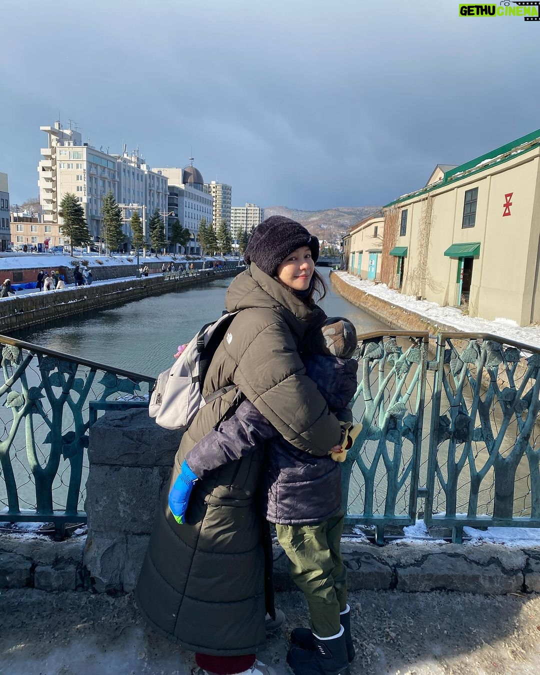 Vivian Hsu - 16.9K Likes - 聖誕平安快樂🎄
從炎熱的30度到零下3度
再到零下12度
天冷 大家也要注意保暖喔
メリークリスマス🎄
暑い30度からマイナス3度のところ、
そしてさらにマイナス12度のところへ
寒いから、皆さん暖かくしてね。
Merry Christmas🎅