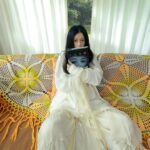 Vivian Hsu Instagram - 第一次挑戰懸疑MV！ 4月專輯 Drama MV三部曲的「首部曲」 【不愛自己現在的樣子】 這並不是一眼就能理解的劇情，必須完整、仔細觀賞完三部MV，才能深入理解其中的意義 看完MV，請發揮你們想像力，回來這裡留言告訴我，最後你們看到什麼？你們覺得發生了什麼事呢？ 最新單曲【不愛自己現在的樣子】LETTING GO Drama MV 3/1 YT首播 新曲【不愛自己現在的樣子】LETTING GO Drama MV 3/1公開 https://youtu.be/alZoF5GuymY #VIVIAN專輯音樂DramaMV三部曲 #VIVIAN與金曲實驗美學導演林毛 #攜手二創音樂影像後設作品風格 #首部曲＿不愛自己現在的樣子 #開創華語樂壇前所未見心理懸疑ＭＶ #二部曲三部曲給你超展開視覺震撼 ————————————————— 初めてミステリーを挑戦しました！ ４月のアルバムDrama MV三部作の「一作目」 【不愛自己現在的樣子】 これは一回見ただけで内容が分かるようなストーリーではなく、三部作を全部じっくりと鑑賞しなければその意味が分からないと思う。 MVを見たら、想像力を発揮してみてください。 最後はなにが起きたの？皆さんの推測をコメントで教えてくださいね。 #VIVIANアルバムDramaMV三部作 #VIVIANと実験的美学のディレクター林毛 #メタフィクションミュージックビデオ #一作目_不愛自己現在的樣子 #中華圏音楽業界のメンタルミステリーMVを切り開く #二作目と三作目は超展開の視覚衝撃を与える MV director: @lenin.stalin.mao Photographer: @liangstudio Hair: @lounes_chen Make up: @jenny_lin_0418 Stylist: @melinachen