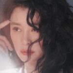 Vivian Hsu Instagram – 難得一頭大捲髮

不知不覺 我的頭髮長長了
聽說睡眠不夠 頭髮會長得很快？
真的是這樣嗎？

珍しいパーマスタイル。
いつの間にか髪の毛が伸びた。
睡眠が足りないと髪の毛伸びるのが速いらしい。
本当に？

#PRESTIGE_COVERSTAR 
8月號封面人物/8月号表紙

PRODUCTION/WORD @plastic_mick
STYLING @ailing_tsai
STYLING ASSISTANCE @wei__1015 
PHOTOGRAPHY @mr.triangle 
VIDEOGRAPHY @iamryanwen
MAKE UP @jenny_lin_0418
HAIR @lounes_Chen

@prestigetaiwan
@cartier @isabelMarant @selfportraittaiwan @tun_grp 

#COVERSTAR  #徐若瑄 #VivianHsu #AUGUST #COVER #封面人物 #PRESTIGETAIWAN #PrestigeCover #PrestigeTW