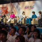 Vivian Hsu Instagram – 今晚8點倒數第二集 

導師們終於能進入主舞台
在現場感受著妳們

如果我們曾經的每一句建言或鼓勵的話
有幫助到或影響到妳們

將是我們最大的驕傲與榮幸

愛妳們每一位 
也替妳們的成長感到很開心

#哭慘了這集 #又哭又笑 #未來少女
#手心手背都是肉要評分真煎熬

今晩は最後から二番目の放送回。

審査員たちがようやくメインステージエリアに入って、君たちのパフォーマンスをこの目で見ることができた。

もし私たちがいつか言ってた意見や励まし言葉が君たちの力になれたのなら、私たちはとても光栄に思う。

皆さんが大好きだよ。
皆さんが成長したことに嬉しく思うよ。

#めちゃくちゃ泣いた　#泣いたり笑ったり
#どのチームも大切だから点数つけるのって辛い

@nextgirlz.official 
@prince_pstar 
@odsurf 
@ikuanstyle 
@aisa1108 
@mai_sato_1113 

幻藍小熊 @ten__entertainment
紫月光 @acem.tw
薄荷水晶 @babymint_official
緋紅魅影 @hur_official_
日光之橙 @sunny_parfum_official
黑曜精靈 @ss_ent_official
_