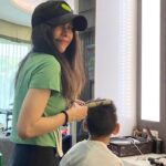 Vivian Hsu Instagram - 8月的最後一天，你們過的好嗎？ 我不小心把自己給感動了 因為他的一句「Mommy，下次妳可以幫我剪頭髮嗎？」娘就去學剪頭髮 然後⋯我完成了 不管剪的好不好，都值得記念一下是不是 八月の最後の日、皆さんいかがお過ごしでしたか？ 私は自分に感動されちゃった。 息子が「Mommy、今度僕の髪を切ってくれる？」の一言で、私は髪切りを習った。 そして...完成した。 良いも悪いも、記録すべきでしょう！ #你的每一句話我都認真放心上 #謝謝我的髮型師教我剃髮剪髮 #20230831我剪了第一顆真人頭 @lounes_chen @bbl._.412