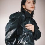 Vivian Hsu Instagram – こんばんは

喜歡彩色還是黑白？

カラフルとモノクロ、どっちが好き？

eqnya FASHION QUEEN July Cover

COVER STAR | @vivianhsu.ironv
EDITOR & STYLIST | @__yizhen______
INTERVIEW & TEXT | @coco_yy_cest
STYLING ASSISTNAT | @000000ooo_x
PHOTOGRAPHER | @johnnylu.jpg
HAIR | @lounes_chen
MAKEUP | @jenny_lin_0418
JEWELRY | @damianiofficial

@enyafashionqueen

#enyafashionqueen 
#7月號封面人物 
#徐若瑄 #vivianhsu
#coverstar #DAMIANI