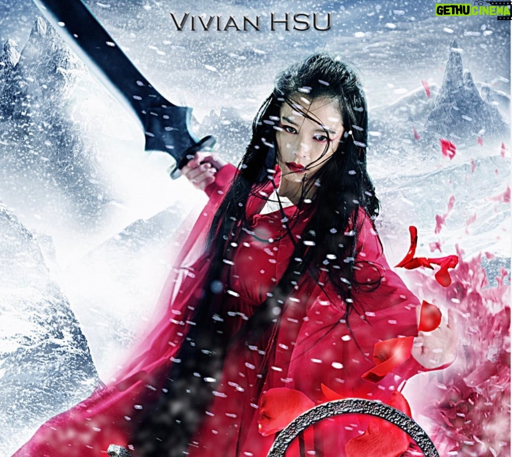Vivian Hsu Instagram - 難得的武打戲客串 被愛傷透的千年雪妖 那兩天鋼絲吊很高 想起來還會逼逼ㄘㄨㄚˋ 還有 我怎麼可能是李連杰大哥的對手呢🤣 猜一部電影(映画名を当ててみて) Guess a Movie 滅多にないアクションムービーでのゲスト出演。 恋に傷付けられた千年の雪女。 あの二日間はめちゃくちゃ高く吊られてた あと、私はジェット・リーさんには勝てないでしょ #李連杰大哥 #ジェット・リーさん