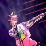 Vivian Hsu Instagram - 謝謝高雄啤酒節 謝謝昨晚你們和我一起大聲唱跳 感恩我們都平安、健康 後會有期 #汗如雨下 接到我墨鏡的人，請好好愛護它🖤 高雄ビールロックフェスありがとう！ 昨夜私と一緒に大声で歌って踊ってくれた皆さんありがとう！ お互い何事もなく健康で居ることに感謝です。 またね。#汗びしょ 私のサングラスをゲットした人、ちゃんと大切にしてあげてね。 Band leader & guitar Jacob @jacobnjl Guitar Theo @sonicart77 Drum 老王 @uanshuo Bass UG @uganalog Keyboard Jeff @jazzlifelu 👗@eda_fashion_studio 💇🏻‍♀️ @lounes_chen 💄@jenny_lin_0418 🕶️ @2020eyehaus 👟@article_no #articleno @Hanshsu_official @beerrockfest 2023 7-ELEVEN高雄啤酒音樂節 還有2天，你們開心的玩啊！注意安全