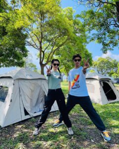 Vivian Hsu Instagram - 我喜歡我的的森林裝扮🧡 我們一起去完成了一個很棒的任務 可愛又乖巧的Afuri(柴柴) 我已經開始想你了 @afuriinu #極島森林2 @extreme.forest #謝謝陳柏霖 @chenbolin #謝謝孫敬閔孫老師 @chingminsun #チェンボーリンありがとう @grayscale.production 自分の森コーデが気に入ってる🧡 私たちはある素敵なミッションをクリアしに行ってきました。 可愛いお利口ちゃんのAfuri（柴犬） もう恋しいよ 💇🏻‍♀️ @lounes_chen 💄 @jenny_lin_0418 🧥 @rockland_taiwan 🥾 @palladium_taiwan