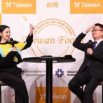 Vivian Hsu Instagram - Hi Tokyo 👋🏻 這是一年一度的東京國際食品展 謝謝外貿協會 黃志芳董事長James邀約 最愛台灣小吃的我 很榮幸來到台灣館展前記者會為大家介紹台灣美食。 台灣的刈包、豆花、一口果乾烏魚子、蜂蜜、鰻魚、檸檬大叔等（我吃好飽好滿足） 記者會4隻蔬果偶～芒果、香蕉、毛豆與火龍果還跳了黑色餅乾的Timing！好萌～ 3/5-3/8今天開始連續4天在Tokyo big sight開展，歡迎大家親自前往台灣館參觀及品嚐喔😋 #MIT #MadeInTaiwan #FoodexJapan #TaiwanFoods #FoodSafe #Timing @yuka120707 #外貿協會 @taitra_taiwan —————————————————— Hi Tokyo👋🏻 年に一度の「FOODEX JAPAN 2024」 貿易センター董事長のJamesさん、お誘いありがとうございます。台湾グルメが大好きな私に、出展事前記者会見で台湾グルメを紹介させることができてとても光栄です。 台湾バーガーと豆花、ドライフルーツカラスミ、ハチミツ、Uncle Lemonなど。（いっぱい食べれてとても満足） 記者会見に台湾の輸出人気フルーツと野菜〜マンゴー、バナナ、ドラゴンフルーツと枝豆の着ぐるみたちがブラビのTimingを踊ったよ！可愛い〜 3/5-3/8今日から四日間、東京ビッグサイトにて台湾パビリオンが出展するから、ぜひ行って食べてみてくださいね😋 Hair: @lounes_chen Make up: @jenny_lin_0418 Stylist: @eda_fashion_studio @tastboutique @hanshsu_official @bluebell @jimmychoo