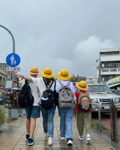 Vivian Hsu Instagram - 回顧2023 某日的風雨無阻 我們一起下台南去找航海王 2023の振り返り ある日、天気が良くないにも関わらず、君と一緒に海賊王を探しに台南に行ってきた。 #航海王 #海賊王 #onepiece #風雨無阻 #某天的說走就走 #台南航海王之旅 @ms.amberhsu @fioniron