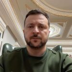 Volodymyr Zelenskyy Instagram – Сьогодні погодив кандидатуру Посла нашої держави у Великій Британії. Генерал Валерій Залужний говорив мені саме про такий напрямок для себе – дипломатичний. Міністерство закордонних справ України направило відповідний запит на агреман. Наше союзництво з Британією має тільки зміцнюватися.

І є сьогодні кілька указів, про які варто сказати. Підписав два укази про відзначення державними нагородами наших воїнів – ще 520 військовослужбовців Збройних Сил. Кожен і кожна заслуговують на нашу вдячність і повагу. І сьогодні ж є указ про звільнення в запас строковиків – тих, хто був призваний на військову службу ще до початку повномасштабного вторгнення. 

Зараз, на прохання військового командування, потрібно кілька тижнів на підготовчі процедури – на заміну людей з точки зору оборонних завдань, і з квітня строковики будуть направлені в запас. Знаю, що частина з них підписали контракт щодо служби в Силах оборони. Вдячний кожному.

Дякую кожному й кожній, хто в Україні та з Україною! Слава всім, хто воює та працює заради нашої держави і людей!
Слава Україні!