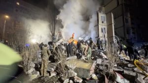 Volodymyr Zelenskyy Instagram - Росія продовжує воювати із цивільними людьми. Нічна атака «шахедів»: Харків, Одеса, міста Сумщини. Один із ворожих дронів влучив у житловий будинок в Одесі. Зруйновано 18 квартир. Наразі відомо про двох загиблих, ще вісім людей постраждали, серед яких дитина. Мої співчуття родинам і близьким загиблих. Пошуково-рятувальна операція триває в безперервному режимі. Всі служби на місці. Людям надається вся необхідна допомога. Дякую кожному, хто залучений! Нам потрібно більше ППО від партнерів. Потрібно посилювати український повітряний щит, щоб додати захисту нашим людям від російського терору. Більше систем ППО, більше ракет для ППО – це те, що зберігає життя. —— Russia continues to wage war against civilians. It launched a night attack using Shahed drones on Kharkiv, Odesa, and cities in the Sumy region. One of the drones hit a residential building in Odesa, destroying 18 apartments. Currently, two deaths have been confirmed, with eight more injured, including a child. My condolences go out to the families and loved ones of the deceased. The search and rescue operation continues around the clock. All services are on-site. People receive all the necessary assistance. I thank everyone involved. We need more air defense capabilities from our partners. The Ukrainian air shield must be strengthened in order to effectively protect our people from Russian terror. More air defense systems and air defense missiles are what saves lives.