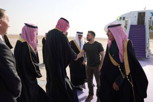 Volodymyr Zelenskyy Instagram - Прибув до Саудівської Аравії, щоб продовжити наш регулярний діалог із Його Високістю Спадкоємним принцом Мухаммадом бін Салманом аль Саудом.

Тема номер один – Формула миру. Торік у Джидді ми провели результативну зустріч на рівні радників щодо її реалізації. Зараз упритул наблизилися до проведення першого Саміту миру й розраховуємо на продовження активної підтримки з боку Саудівської Аравії.

Тема номер два – повернення полонених і депортованих осіб. Лідерство Саудівської Аравії вже сприяло звільненню наших людей. Впевнений, що й ця зустріч принесе результати.

Ми також обговоримо перспективні напрями економічної співпраці та участь Саудівської Аравії у відбудові України.

——

I have arrived in Saudi Arabia to continue our regular dialogue with His Royal Highness Crown Prince Mohammed bin Salman.

The first topic is the Peace Formula. Last year in Jeddah, we held an effective advisors’ meeting to discuss its implementation. We are now nearing the first Peace Summit and rely on Saudi Arabia’s ongoing active support.

The second topic is the return of POWs and deportees. The Kingdom’s leadership has already contributed to the release of our people. I am confident that this meeting will also yield results.

We will also discuss promising areas of economic cooperation and Saudi Arabia’s involvement in Ukraine’s reconstruction.