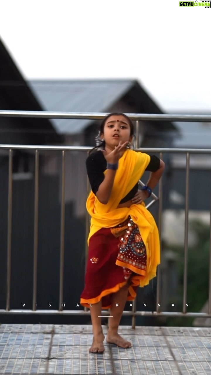 Vriddhi Vishal Instagram - Poorna ❤️🔥🔥🔥 @shamnakasim 🎥 @vishal_kannan03 Makeover @gayathri_vishal03 #dance #dancelover #dancereels #telugu #telugusongs #dancelover #childinfluencer #childartist