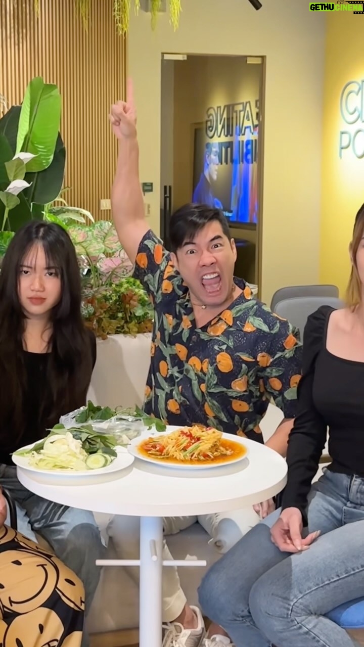 Vuthithorn Milintachinda Instagram - ถ้าถามว่า Woody World ชอบกินของแซ่บกันแค่ไหน? ให้คลิปนี้เป็นคำตอบ 🌶️