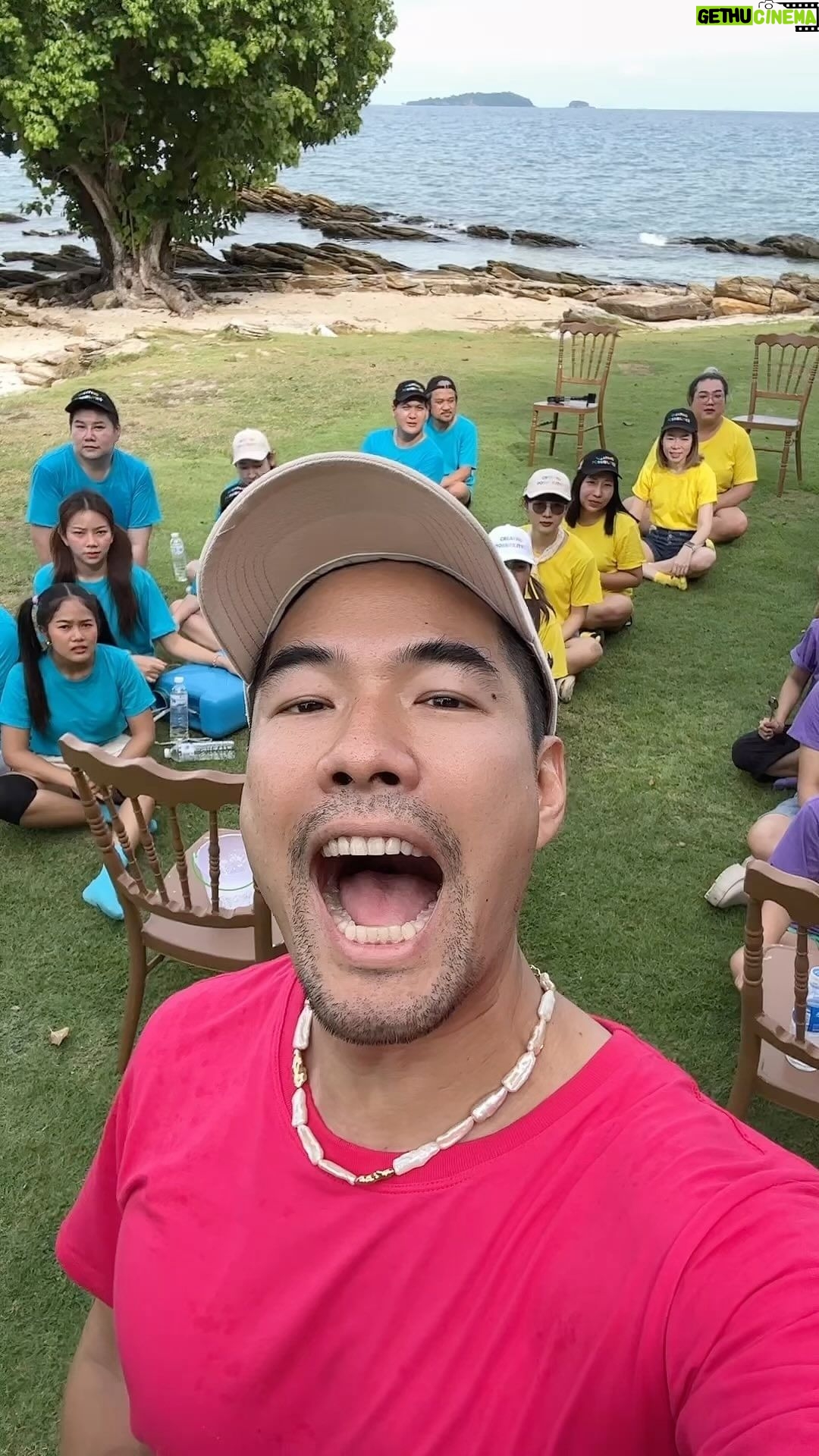 Vuthithorn Milintachinda Instagram - Outing บริษัทปลายปีที่ผ่านมา ไม่ค่อยมีใครปกติกันเท่าไหร่ จัดเต็มกันมาก 🤣❤️