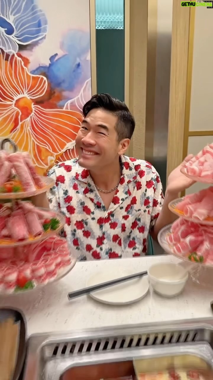 Vuthithorn Milintachinda Instagram - ชาบูอะไรกินแล้วสวย งงมาก !!