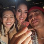 Vuthithorn Milintachinda Instagram - Look what we got from Taylor!! คือฝันที่ไม่กล้าฝัน ปิ๊กกีตาร์นางลอยมาถึงเรา 😇😇😇😇 #erastour National Stadium, Singapore