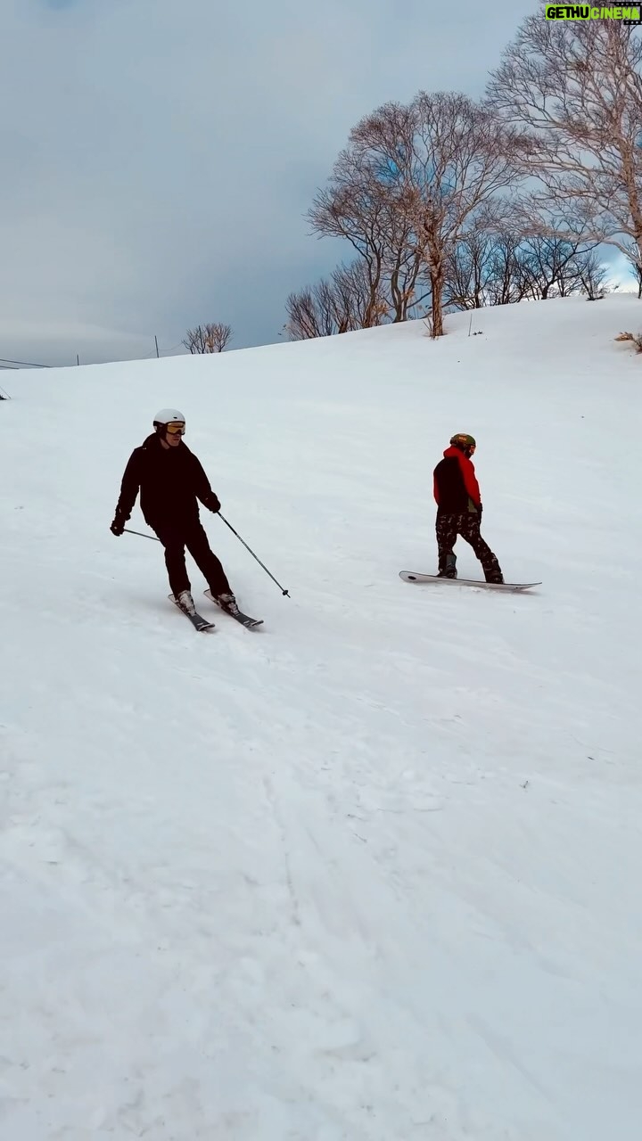 Vuthithorn Milintachinda Instagram - ฝันว่าจะได้ ski พร้อมกับ @timepetch ที่ snowboard ลงมาพร้อมกัน .. วันนี้เป็นจริงบ้าง ภาพล้ม กับภาพชนตัดออกหมด!!