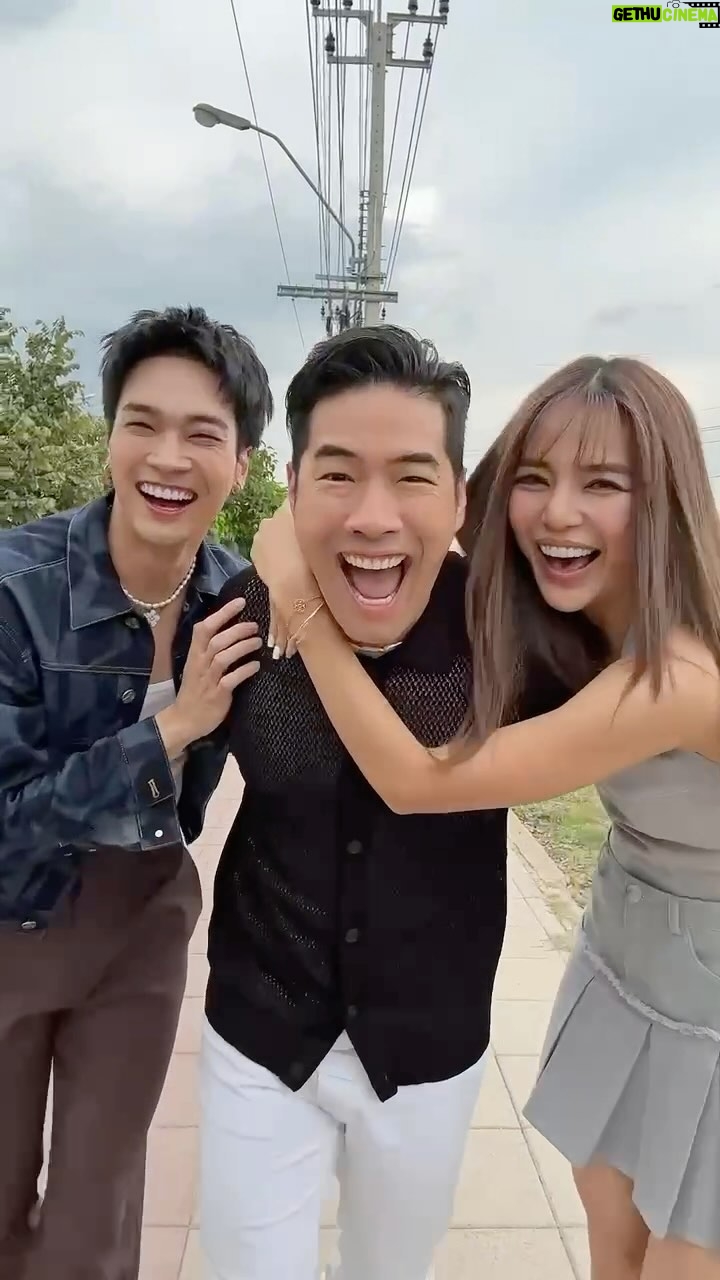 Vuthithorn Milintachinda Instagram - ปรางโอบเค้าร้องเพลงคู่กันด้วยนะ 😳 เจอกันเลยเย็นนี้ในวอดอวอแว #วอดอวอแวxปรางโอบ