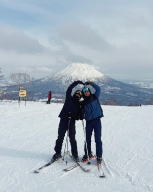 Vuthithorn Milintachinda Instagram - มุ้งมิ้งออนเดอะเมาน์เท่น 
Ski day with @woodytalk 🥰🥰
