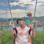 Wachirawit Ruangwiwat Instagram – กังหันจะหมุนได้ไง ถ้าไม่มีสายลม . . 🥹😂