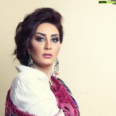 Wafaa Amer Instagram - صباح السعادة عليكم يا احلى فانز في الدنيا 🌹🌹🌹