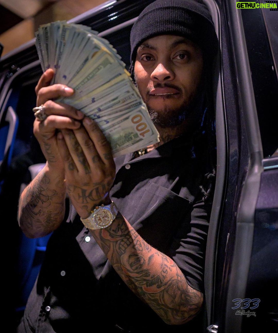 Waka Flocka Flame Instagram - My Dime use to be 125 x 10 now it’s a 100 blue’s… this flying over a lot people heads lol