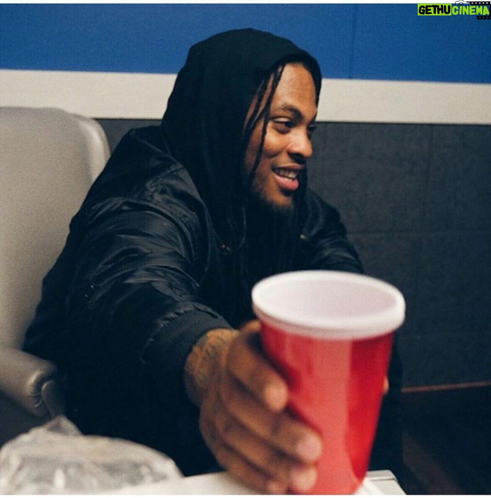 Waka Flocka Flame Instagram - Behind outside showed me two things: 1. The bros don’t know how to handle a women that’s really playing with her own bag..not one bit!.. we got some tightening up to do!!.. 2. Most women claim they want a man with money or etc.. but truth be told a lot wasn’t raised on how to handle one that’s y some stay busy conforming a successful man…. and always failing.. i be wanna have some of these grown up conversations frfr without judgement… i’m just coming from a point of how do we really carry ourselves in this new world??…. #PourMeAcup