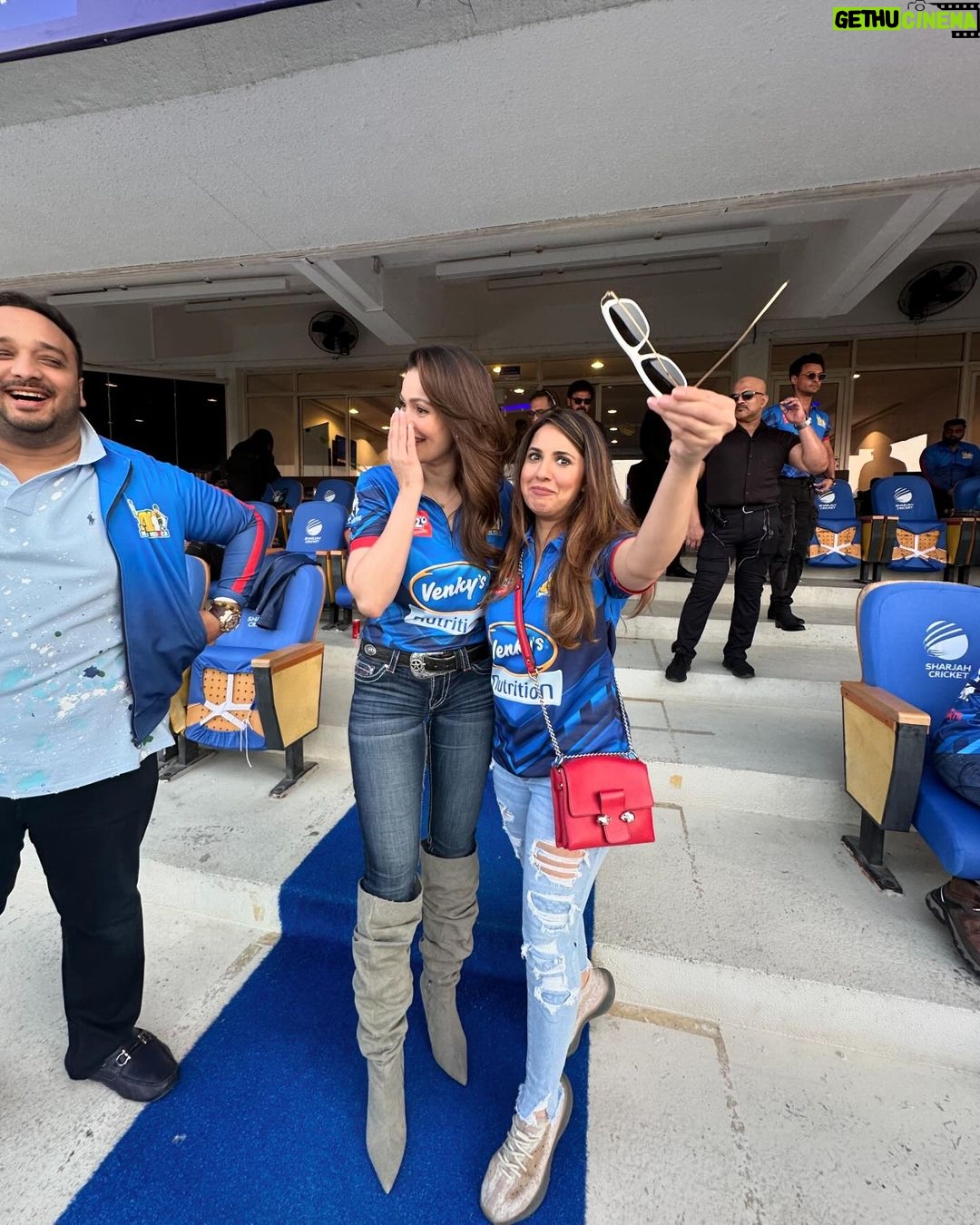 Waluscha De Sousa Instagram - The first match of the season and what a start! 🏏 @cclt20 @mumbaiheroesofficial #celebritycricketleague #ccl #ccl2024 @zeeshansiddique @babasiddiqueofficial @aadu_adil @anoopmamtani @iamelnaaz @ashkaurc Sharjah Cricket Stadium
