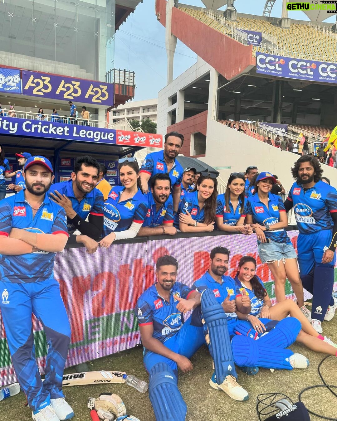 Waluscha De Sousa Instagram - @cclt20 @mumbaiheroesofficial @riteishd @geneliad @shabirahluwalia @kanchikaul @iamelnaaz @jordy_patel @aadu_adil @saqibsaleem @maihoonabhilash @mudasirzafarbatt #ccl2024 #ccl #celebrity #cricket #league Trivandrum, India
