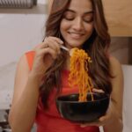 Wamiqa Gabbi Instagram - Finally, I have found the perfect Korean Noodles Bowl! Delicious fiery MAGGI Korean Noodles got me craving for one more 🍜 #MAGGI #MAGGIKorean #MAGGIE #MAGGIKoreanKraze #FirebhiDesirebhi #Ad
