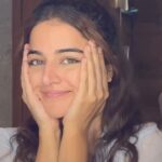Wamiqa Gabbi Instagram - Guys take it from me, nothing works better than a minimal routine! Try out my favourite product from @simpleskincareindia and let me know how it turns out for you! #ad #SimpleSkincare #SoapFree