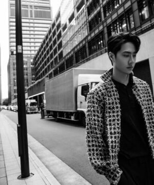 Wang Yi Bo Instagram - #CHANELMetiersdArt 
cool😎😎😎 #CHANELShow
