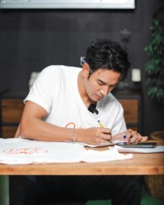 Warintorn Panhakarn Instagram - DO ALL THING! WITH LOVE. ❤️ 📍ร่วมประมูลได้ที่ : https://sudsapda.com/konlor-17| 📍ระยะเวลาประมูล : 26 ก.พ (12.00 น.) ถึง 8 มี.ค. 67 (12.00 น.) มาทำความดีด้วยหัวใจ ส่งผ่านด้วยความรักกับ 20 คนหล่อขอทำดีปี 17 กัน รายได้ส่วนหนึ่งสมทบเข้าโครงการสุดสัปดาห์คนหล่อขอทำดี เพื่อสมทบมอบให้มูลนิธิเด็ก #SudsapdaxKonlor #สุดสัปดาห์คนหล่อขอทำดี #คนหล่อขอทำดี ปี17 #SUDSAPDAKONLOR
