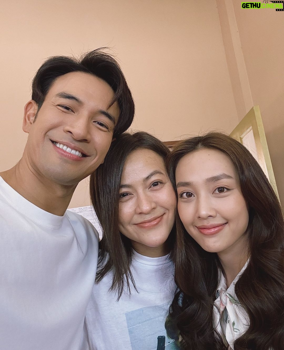 Warintorn Panhakarn Instagram - หนักหน่วงเลยนะแม่นะ 😂 เดี๋ยววีคหน้าจัดการให้ 😁 #มือปราบมหาอุตม์ วีคหน้าจบแล้วจ้าาาา @fresh_aris @p_namtarn @hokseeeiawtv