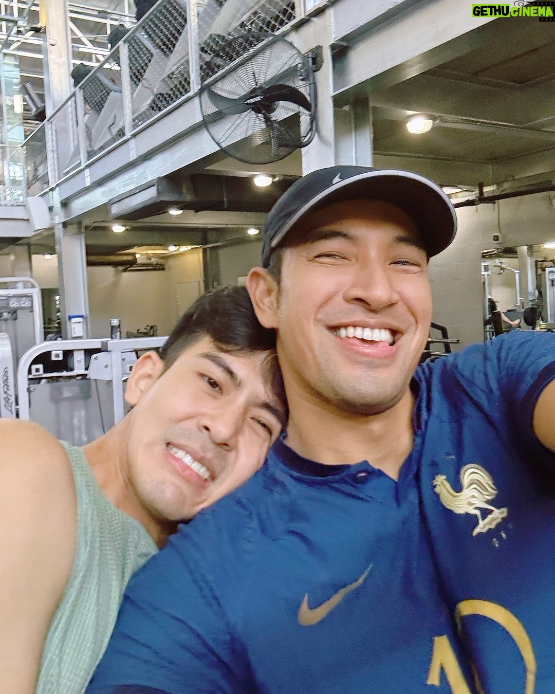 Warintorn Panhakarn Instagram - ก่อนเต้ยจะเป็นพระ ก่อนเต้ยจะบวช 🙏🏼 #ขอเล่นก่อน 🤗