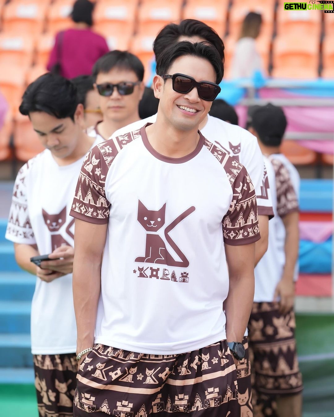 Warintorn Panhakarn Instagram - ชุดแมวโคราช ณ สนามสวาทแคท 🤗😸 #ขอบคุณที่ต้อนรับพวกเราเป็นอย่างดีครับ #ดีใจที่ได้กลับมาที่นี่อีกครั้ง 😊