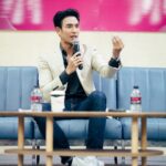 Warintorn Panhakarn Instagram - เอาจริงๆคือ ตื่นเต้นกว่าออก event อีก !! งานวันนี้มันมีคุณค่ากับใจผมมากๆเลยนะ ❤️ เรียกว่าเป็นการเล่าประสบการณ์สู่กันฟังมากกว่า จริงจังบ้าง ตลกบ้างผสมกันไป 😁 ขอบคุณพี่เสือ และทางมหาวิทยาลัยศรีปทุมชลบุรีมากเลยครับที่ให้เกียรติผม เชิญผมไปพูดคุย นี่เป็นงานแรกของผมเลยครับ หวังว่าทุกคนในวันนี้จะได้ประโยชน์นะครับ ❤️🙏🏼 #มหาวิทยาลัยศรีปทุมชลบุรี #spu #03032024