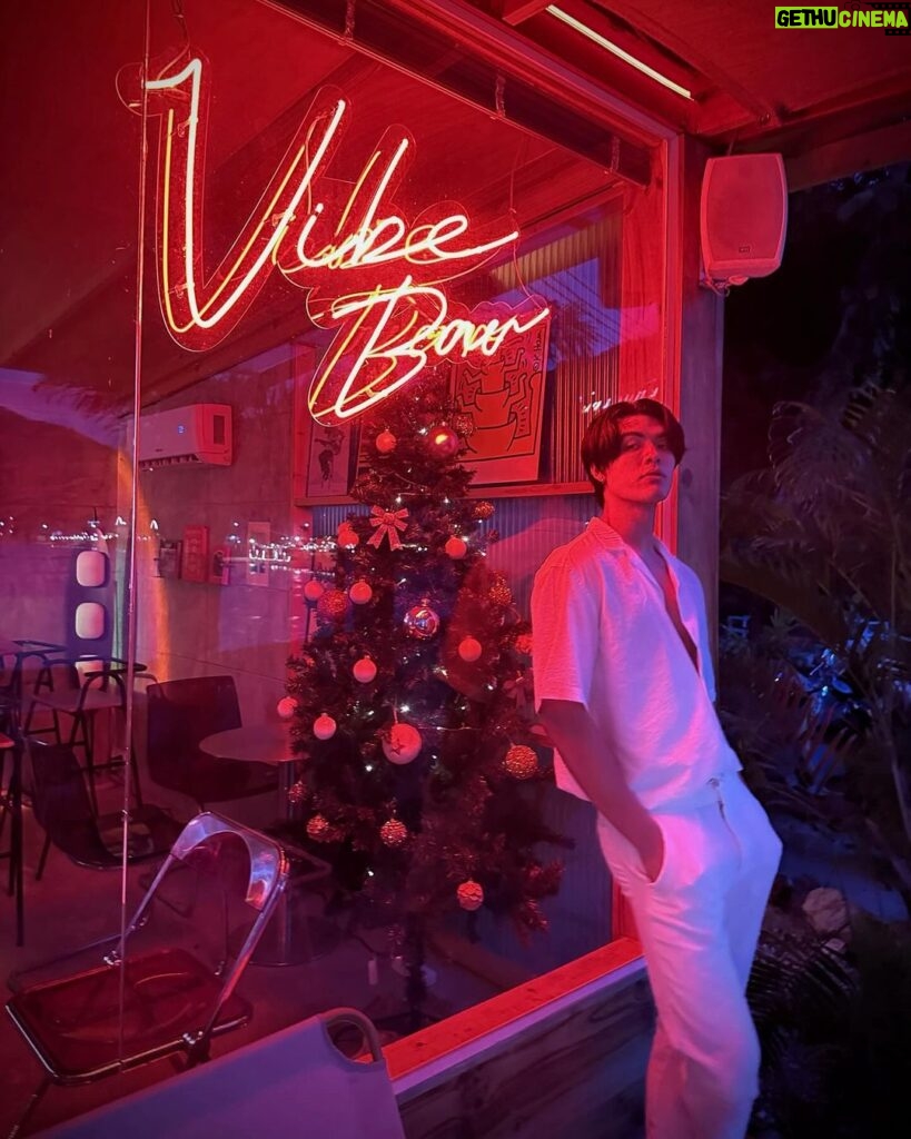 Way-ar Sangngern Instagram - Best vibe ❤️ เกาะล้าน - Koh Larn