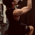 Way-ar Sangngern Instagram - Pull day with a little help from @boss.nsbz on mind-muscle connection. Drop my ego, lower the weights and make sure every reps count. Thank you bro @burnwith.boss 🫡