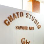 Way-ar Sangngern Instagram - Memorable night. Congratulations na kub @wachachar 💛 @chatostudio 🧡 Photo by @athibodee #ChatoHongkong #Chatosavoirart #Chatogigivoyage Cardinal Point