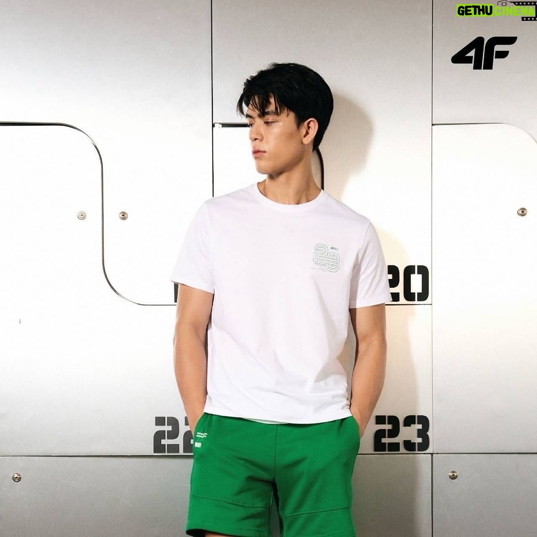 Way-ar Sangngern Instagram - 🎉พร้อมแล้ววันนี้ กับ แบรนด์ 4F สินค้าแนว Sport และ Lifestyle ชั้นนำระดับโลก ส่งตรงมาจากประเทศโปแลนด์ โดยครั้งนี้เราได้ทำการเปิดสาขาใหม่ ณ ศูนย์การค้า The Mall Lifestore Bangkapi ชั้น 1 ซึ่งแน่นอนว่ามาครั้งนี้ 4F ได้นำเสื้อผ้าที่ตอบโจทย์ทั้งกลุ่มไลฟ์สไตล์และตอบโจทย์กลุ่มคนออกกำลังกายมาให้เลือกกันอย่างหลากหลาย ทางแบรนด์ขอเชิญลูกค้าทุกท่านเปิดประสบการณ์การช้อป สินค้าที่เป็น key highlight ของแบรนด์ โดยเฉพาะ collection 4F / ROBERT LEWANDOWSKI และสินค้า collection อื่นๆ อีกมากมาย The Mall Lifestore Bangkapi เปิดอย่างเป็นทางการวันที่ 27 ตุลาคม เป็นต้นไป และเพื่อเป็นการฉลองการเปิด Store แรก เมื่อซื้อสินค้า 3 ชิ้นลดทันที 30% และนอกจากนี้ เมื่อซื้อสินค้าตั้งแต่ 3,000 บาทรับฟรีกระเป๋าออกกำลังกายรุ่น Limited Edition 1 ใบ #4F #4FTH #4FxRL9 #WeMakeATeam