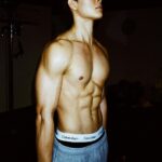 Way-ar Sangngern Instagram – Who’s gonna carry the boats?