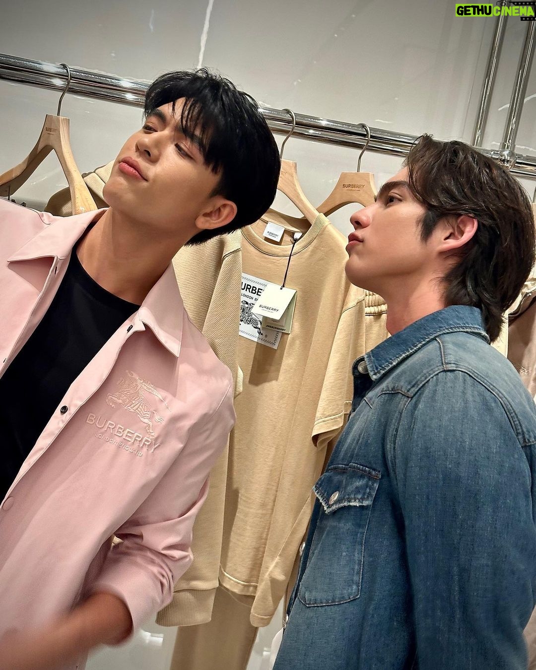 Way-ar Sangngern Instagram - Summer pop up @burberry 💛 . #burberry Siam Paragon, Bangkok